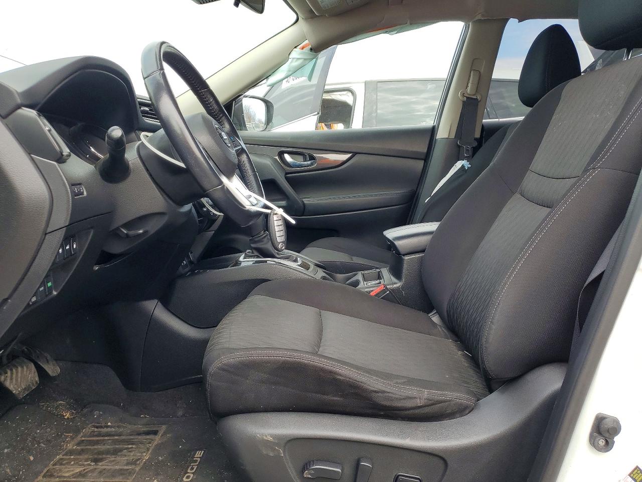 2019 NISSAN ROGUE SV photo 13