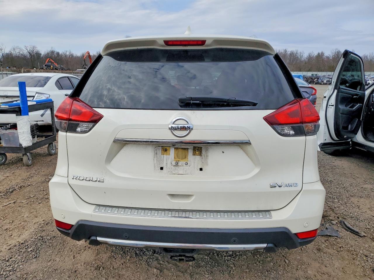 2019 NISSAN ROGUE SV photo 11