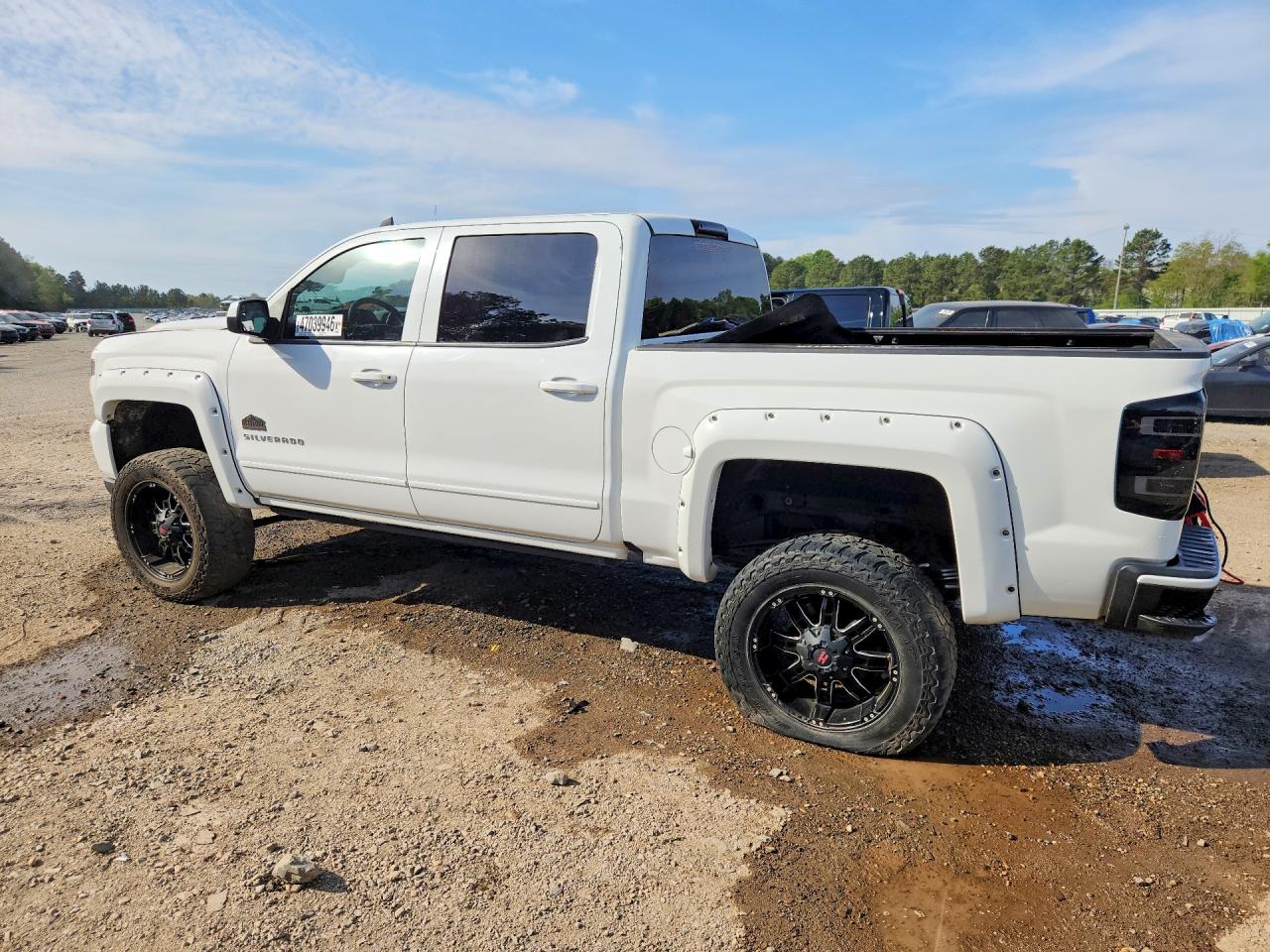 2017 CHEVROLET SILVERADO K1500 LT photo 2