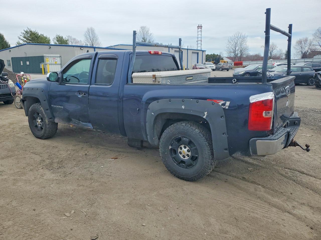 2010 CHEVROLET SILVERADO K1500 LT photo 2