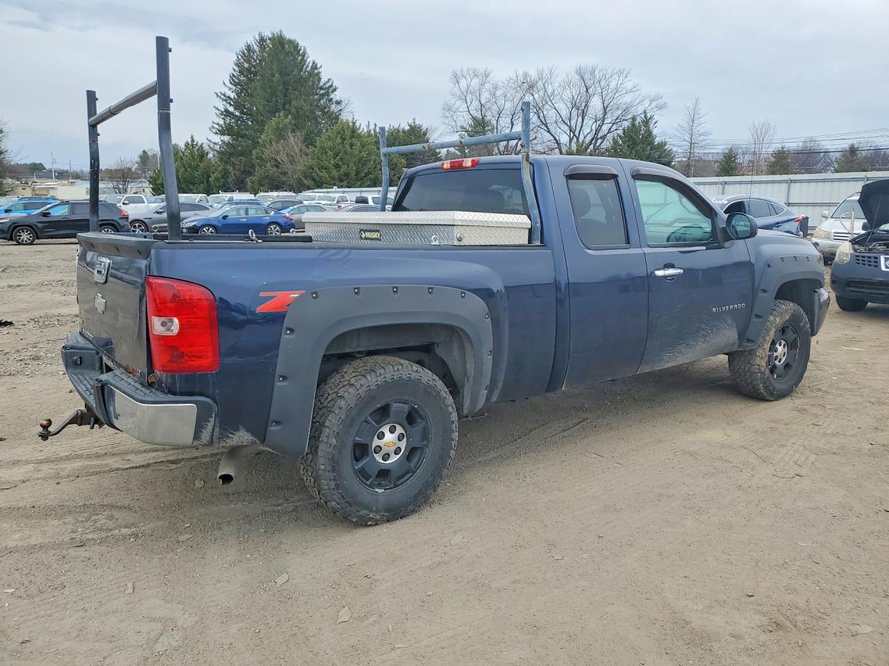 2010 CHEVROLET SILVERADO K1500 LT photo 3