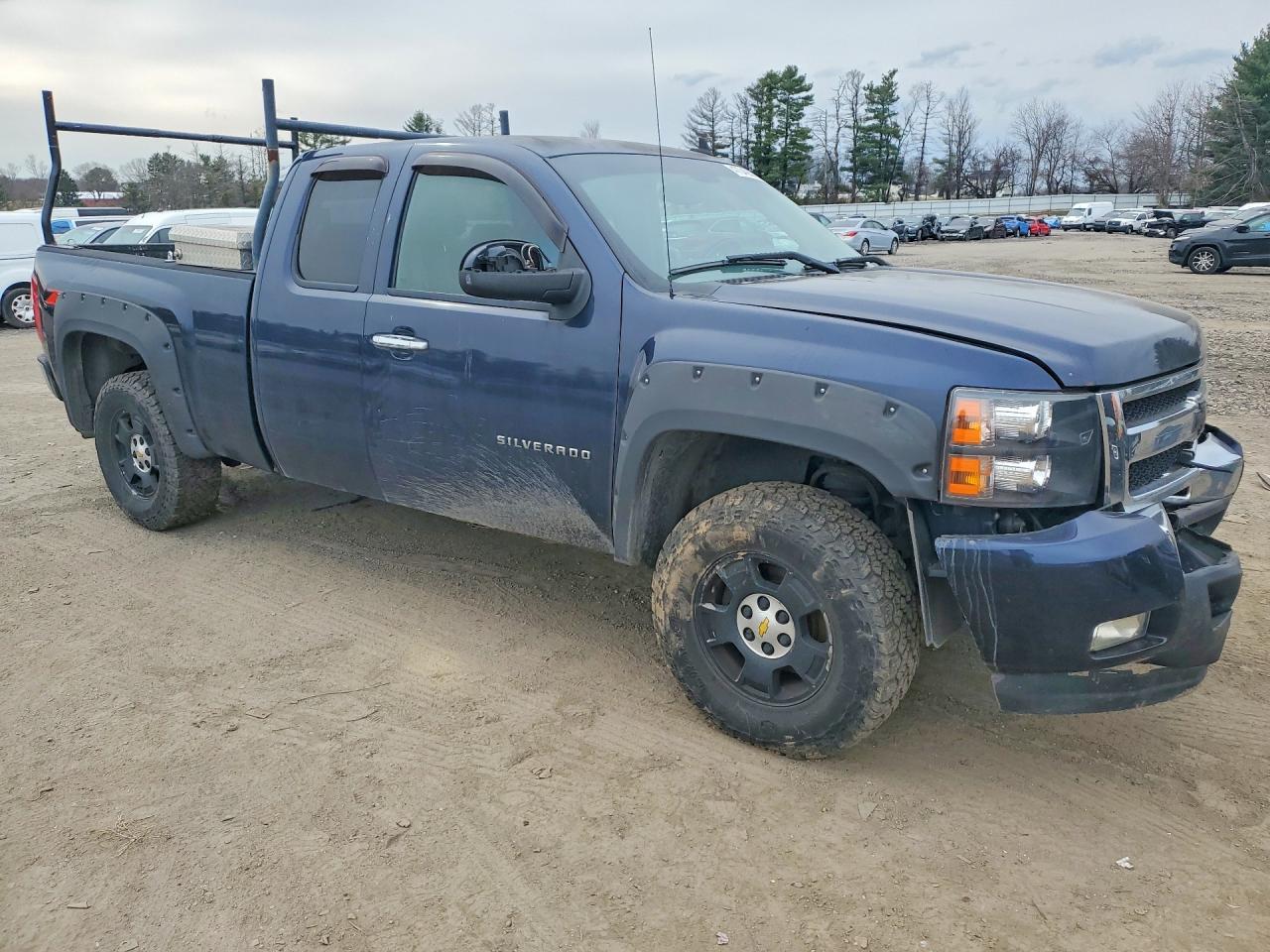 2010 CHEVROLET SILVERADO K1500 LT photo 4