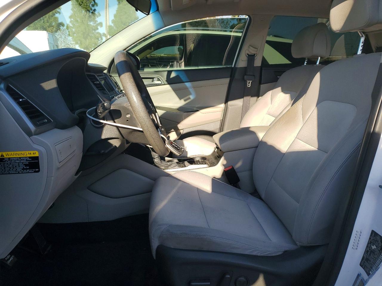2017 HYUNDAI TUCSON SE photo 13