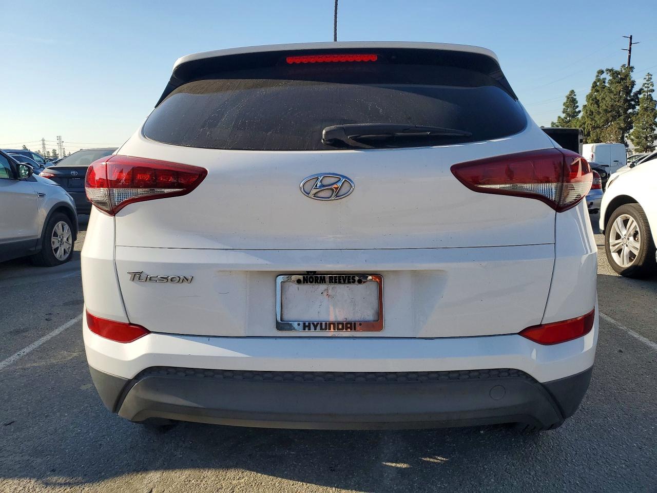 2017 HYUNDAI TUCSON SE photo 11