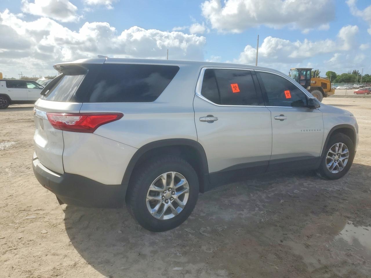 2020 CHEVROLET TRAVERSE LS photo 5
