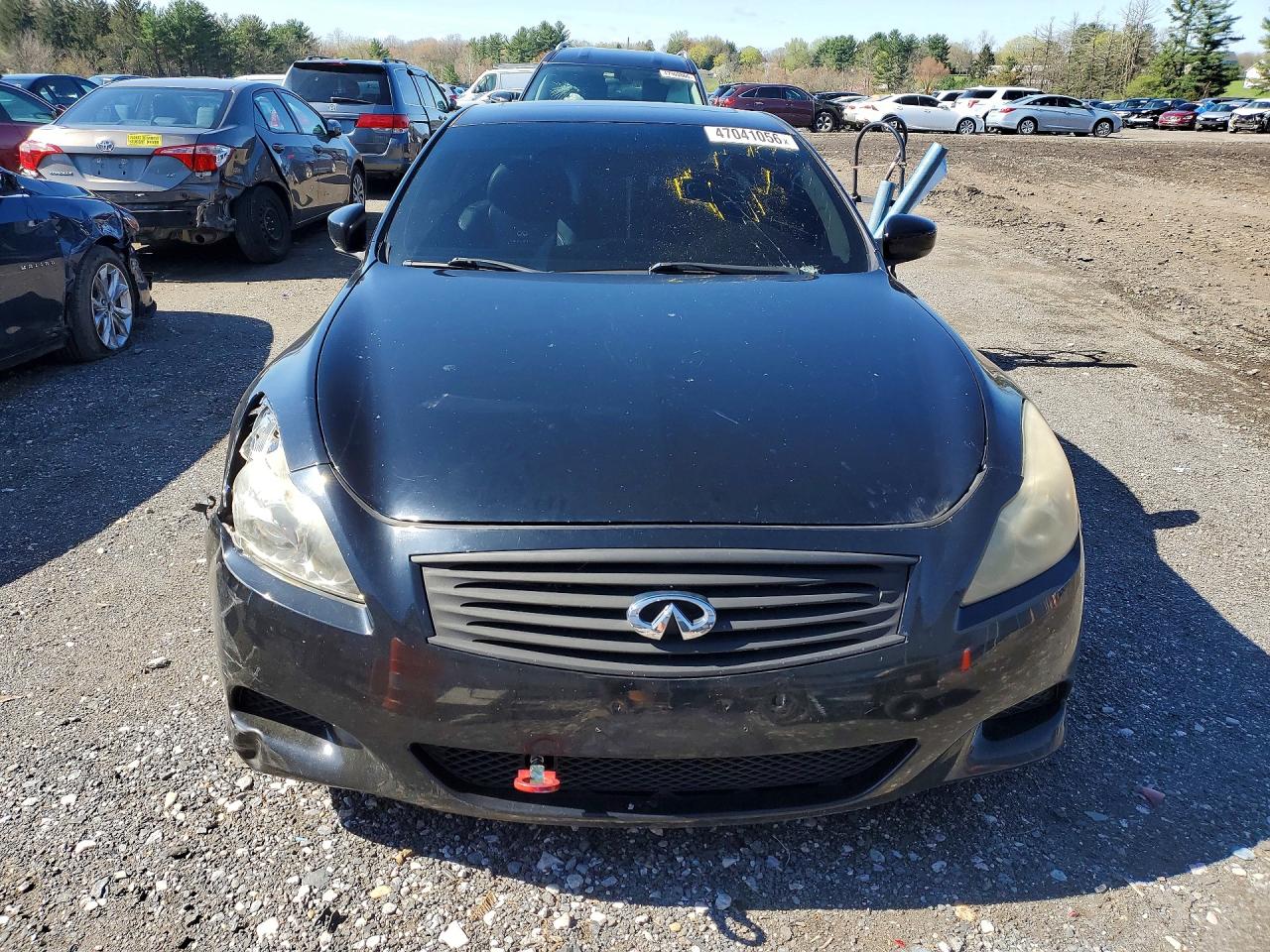 2010 INFINITI G37 photo 9
