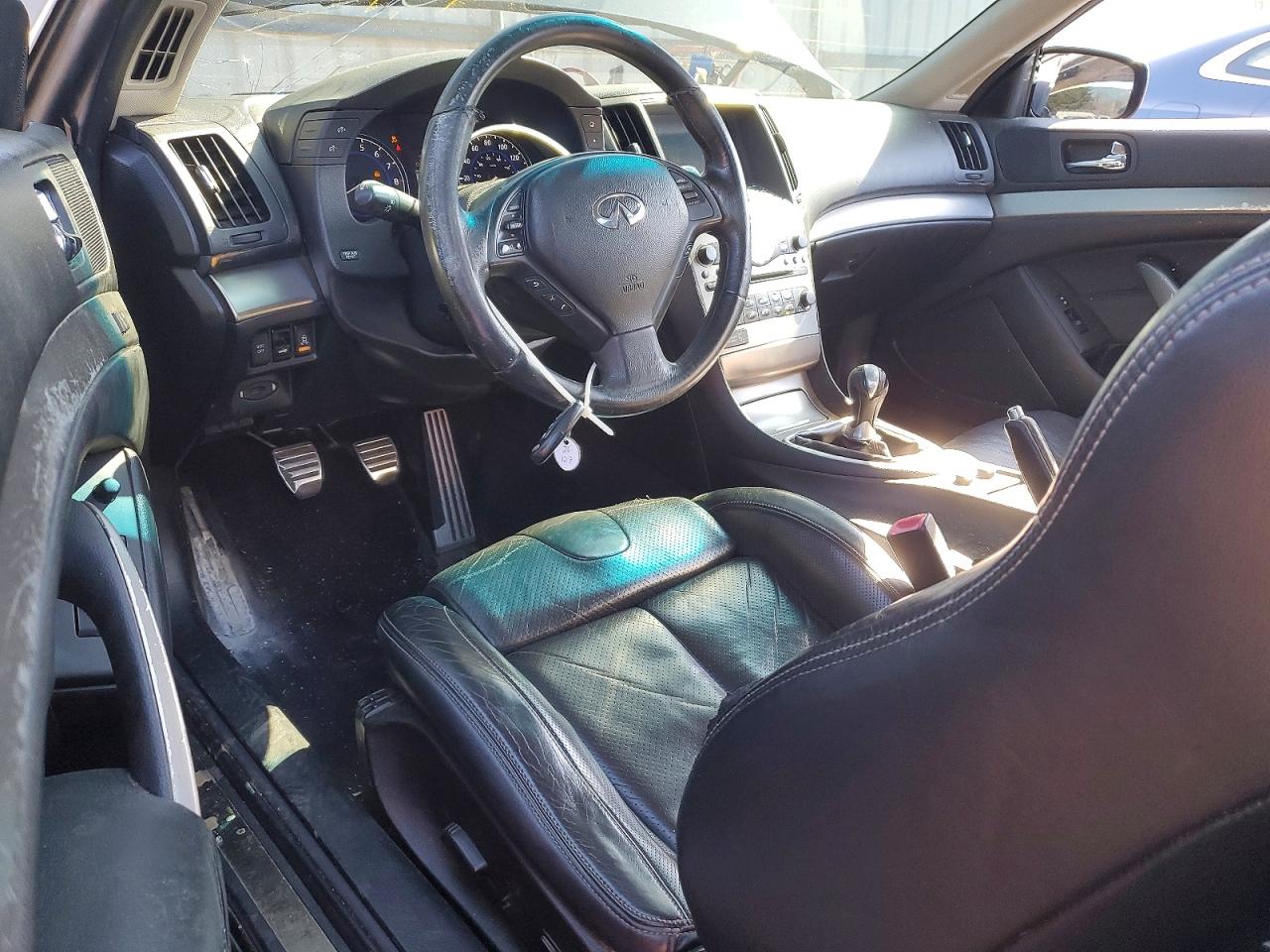 2010 INFINITI G37 photo 15