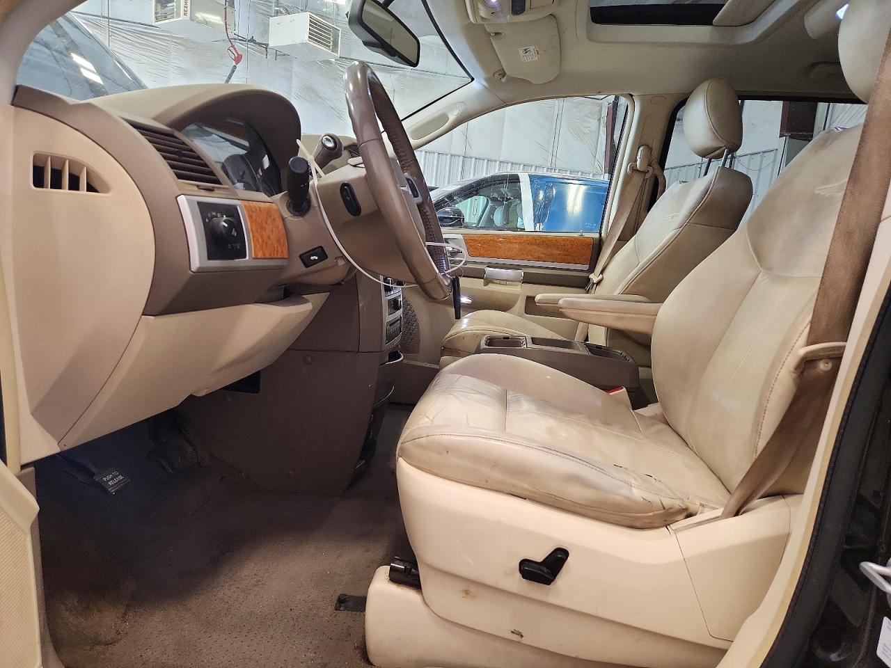 2008 CHRYSLER TOWN & COUNTRY LIMITED photo 13