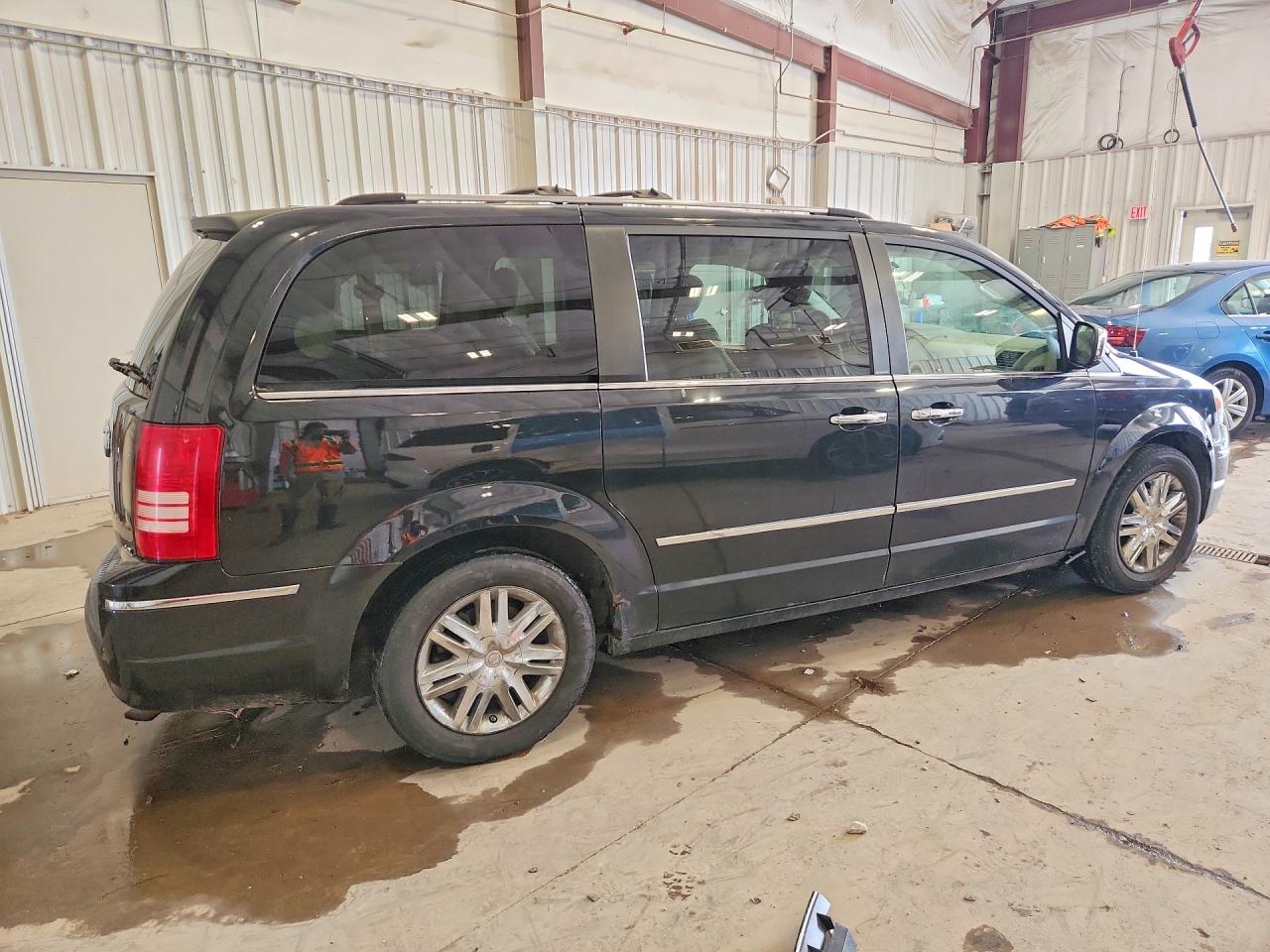 2008 CHRYSLER TOWN & COUNTRY LIMITED photo 5