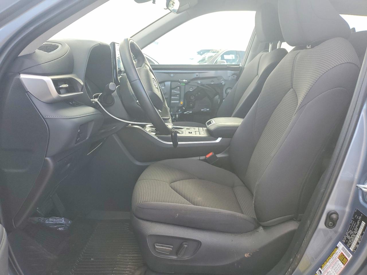 2022 TOYOTA HIGHLANDER LE photo 19
