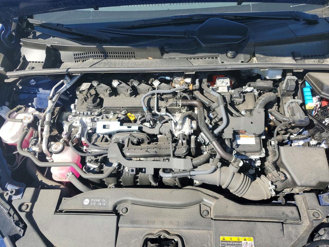 2025 TOYOTA PRIUS XLE photo 31
