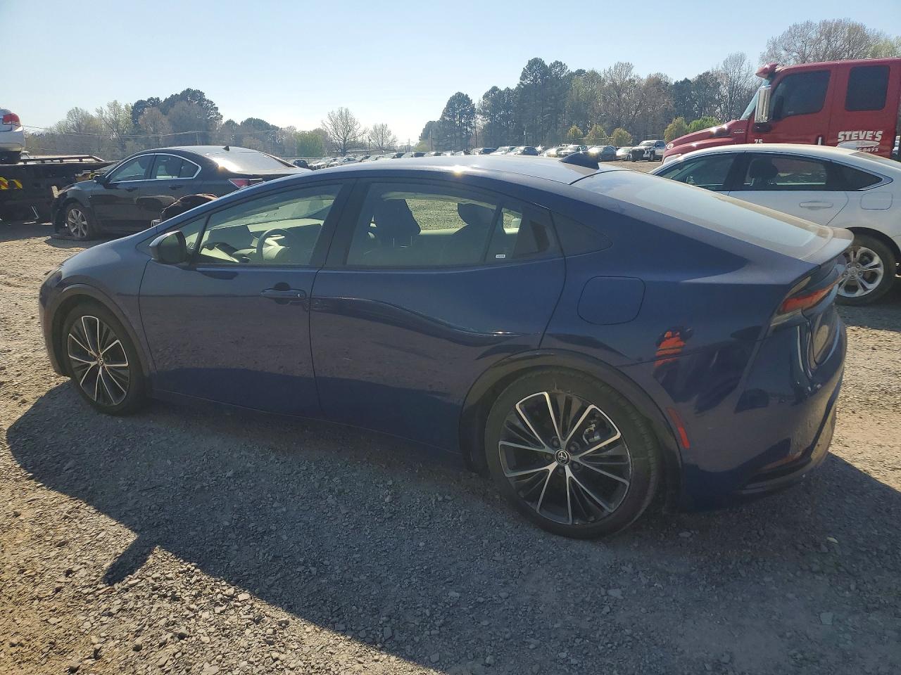 2025 TOYOTA PRIUS XLE photo 4