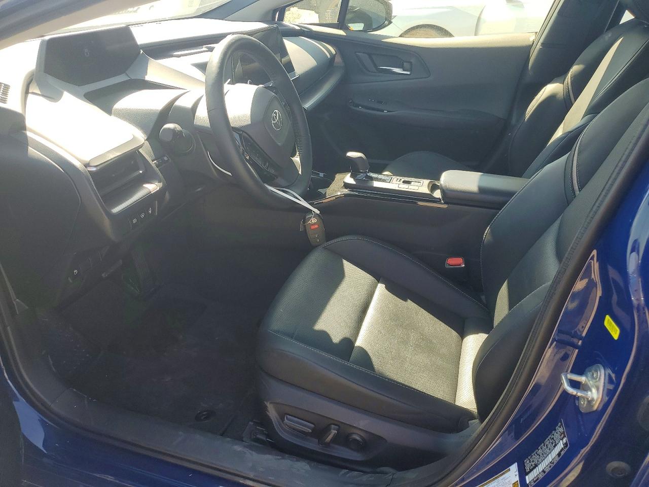 2025 TOYOTA PRIUS XLE photo 19