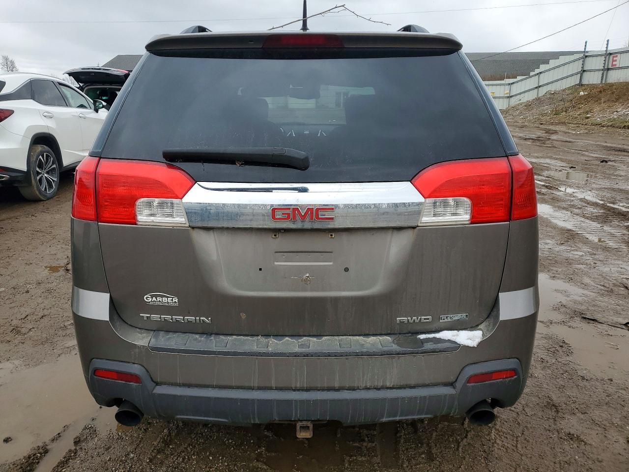 2011 GMC TERRAIN SLE photo 16