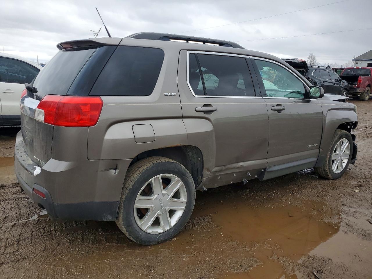 2011 GMC TERRAIN SLE photo 7