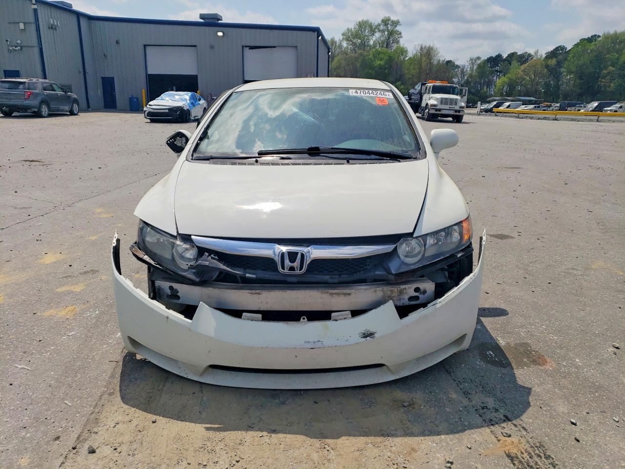 2011 HONDA CIVIC LX photo 5
