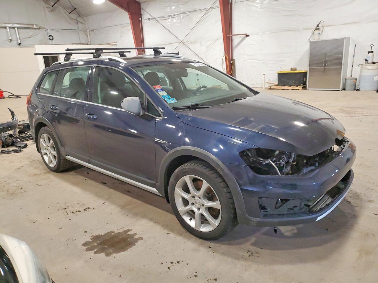 2017 VOLKSWAGEN GOLF ALLTRACK S photo 7