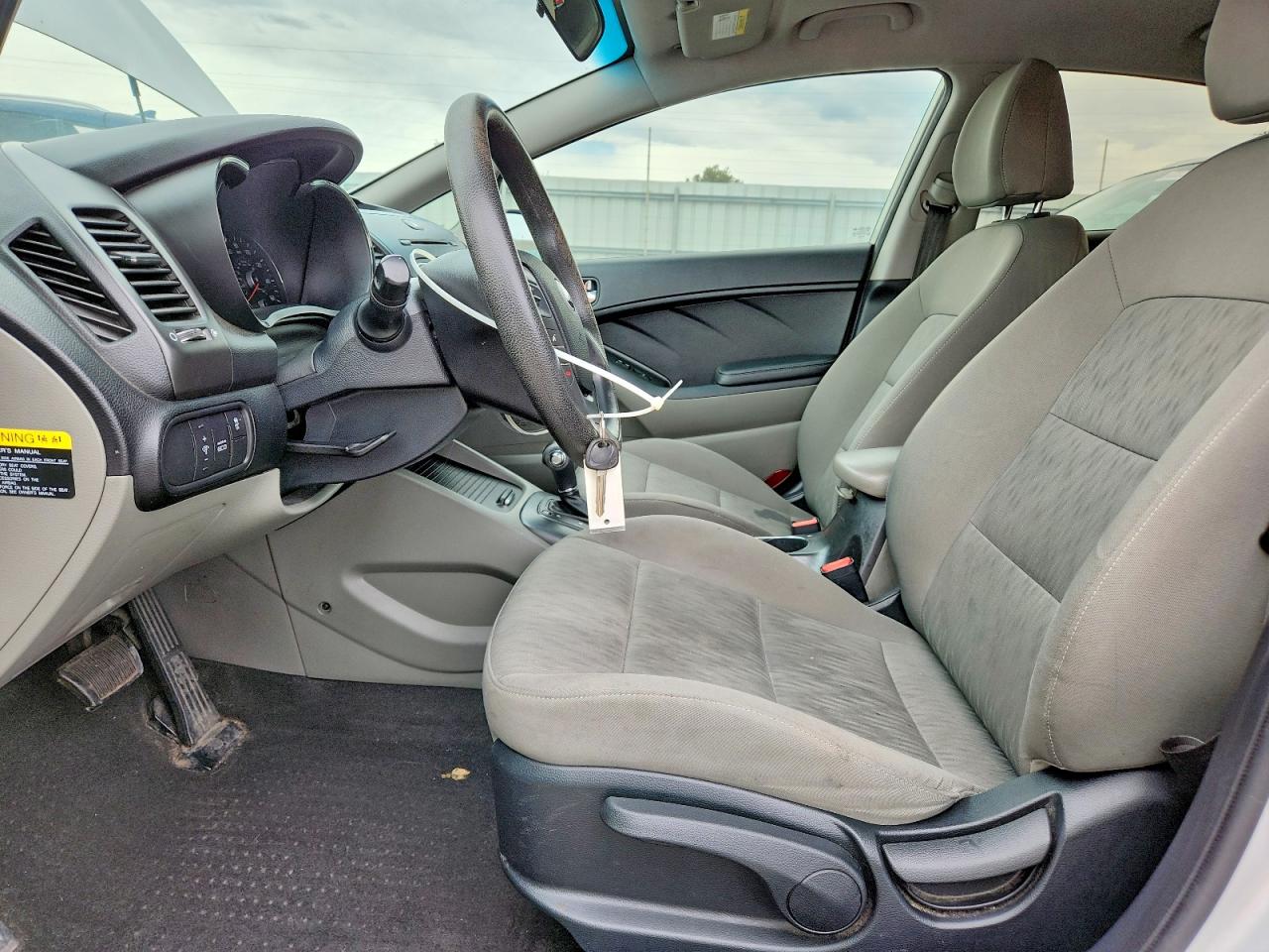 2015 KIA FORTE LX photo 13