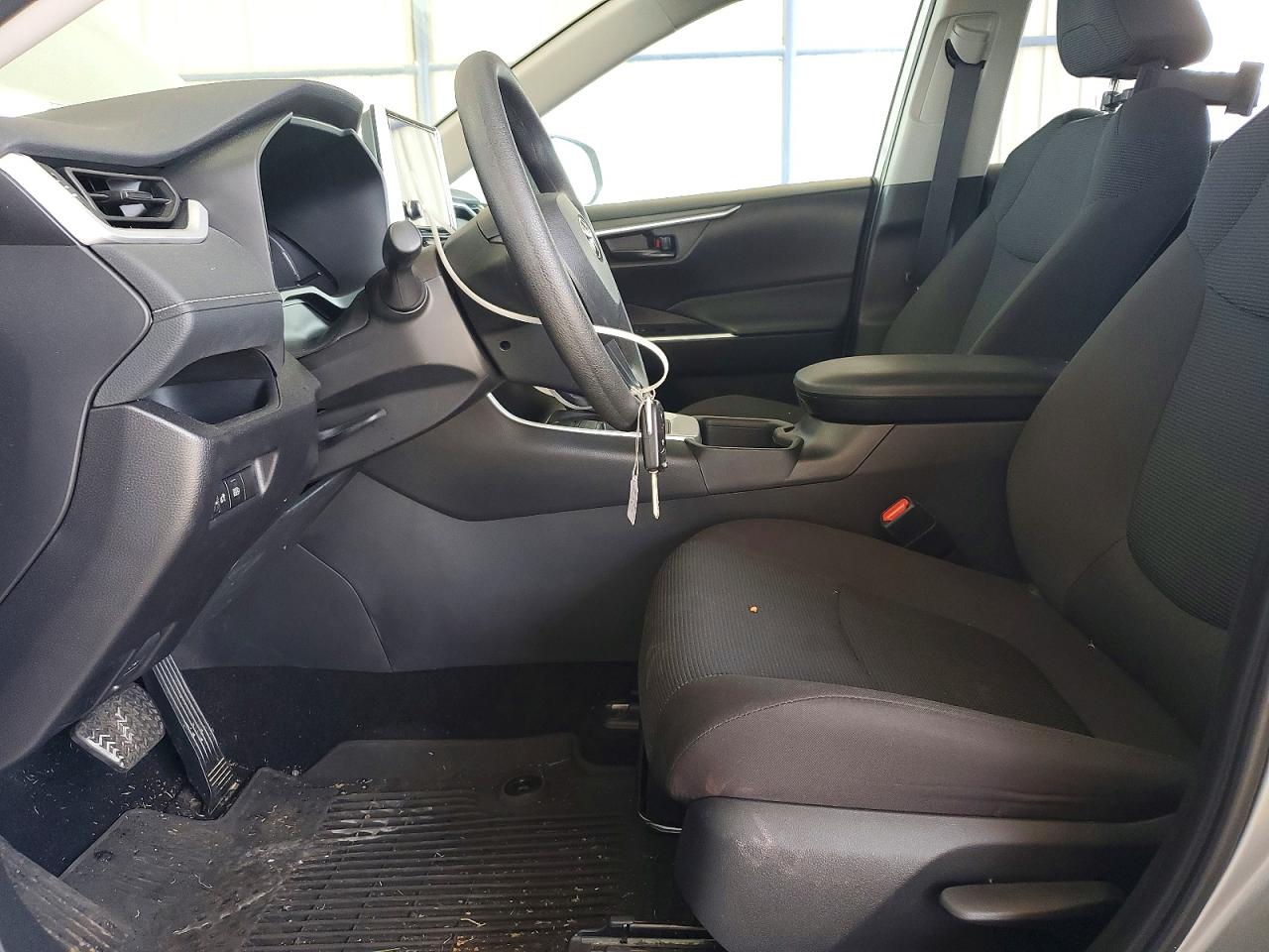 2025 TOYOTA RAV4 LE photo 7