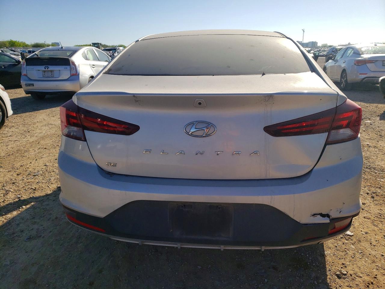 2020 HYUNDAI ELANTRA SE photo 11