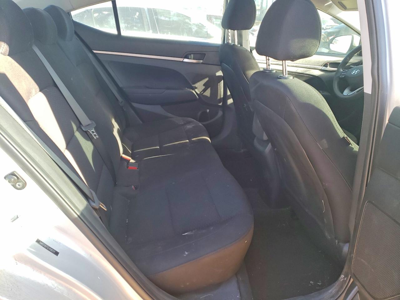 2020 HYUNDAI ELANTRA SE photo 19