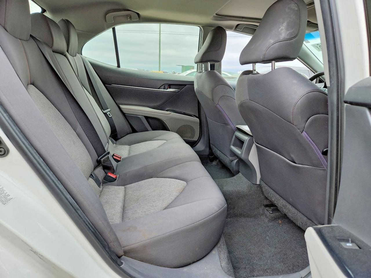 2018 TOYOTA CAMRY LE photo 28