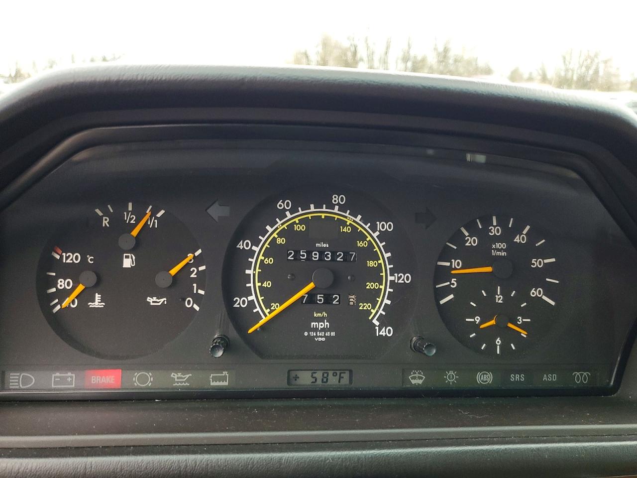1993 MERCEDES-BENZ 300 D photo 9