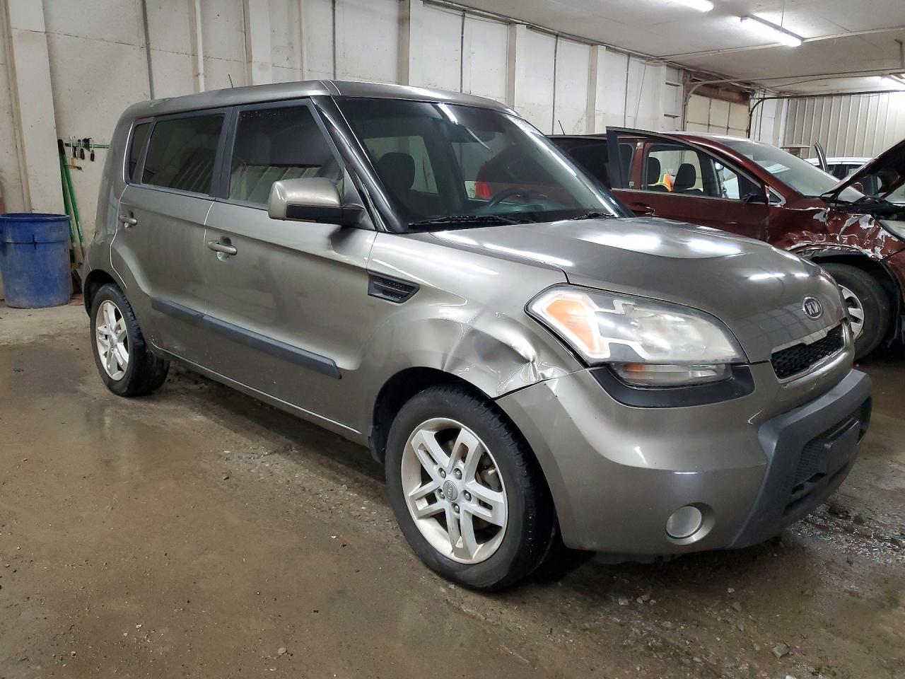 2011 KIA SOUL + photo 7