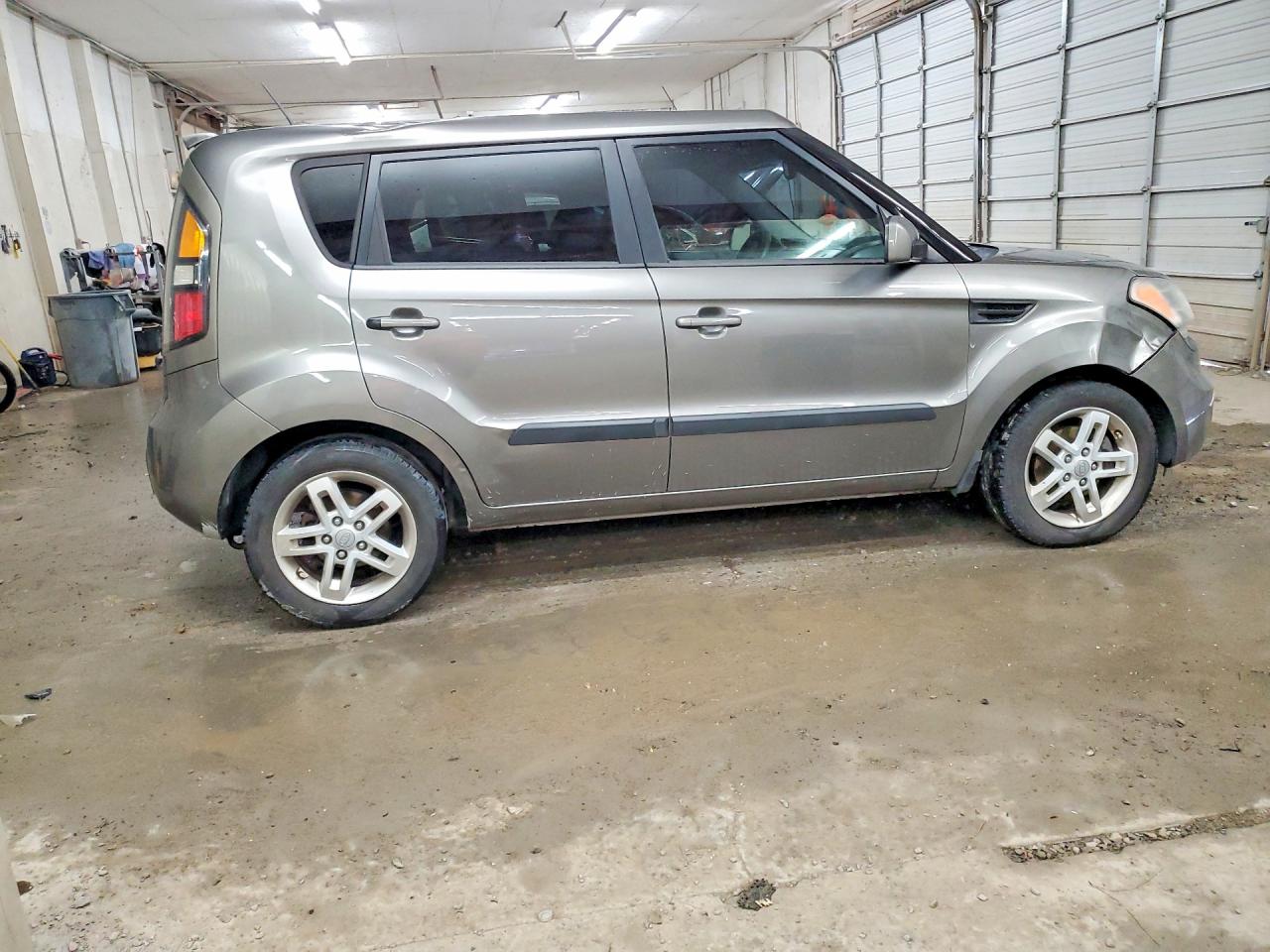2011 KIA SOUL + photo 5