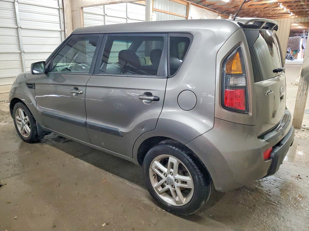 2011 KIA SOUL + photo 3