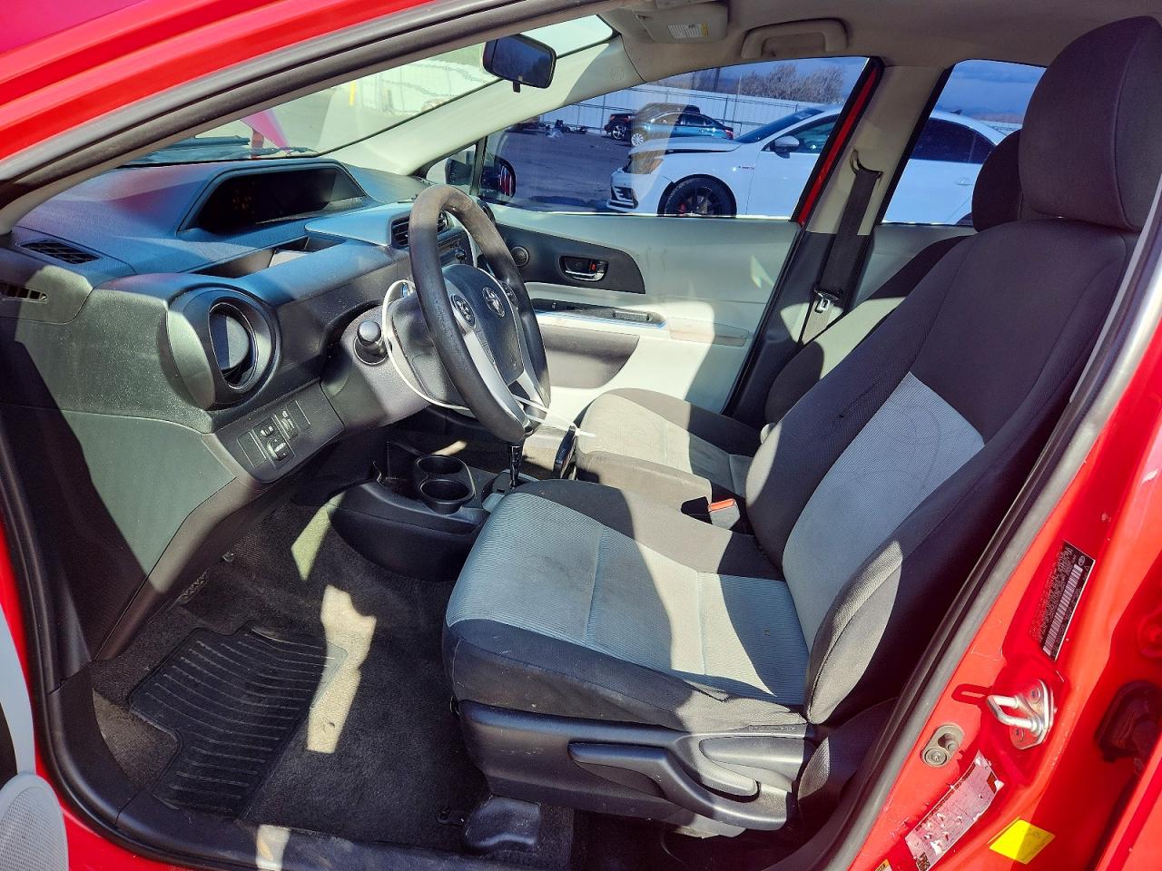 2012 TOYOTA PRIUS C THREE photo 13