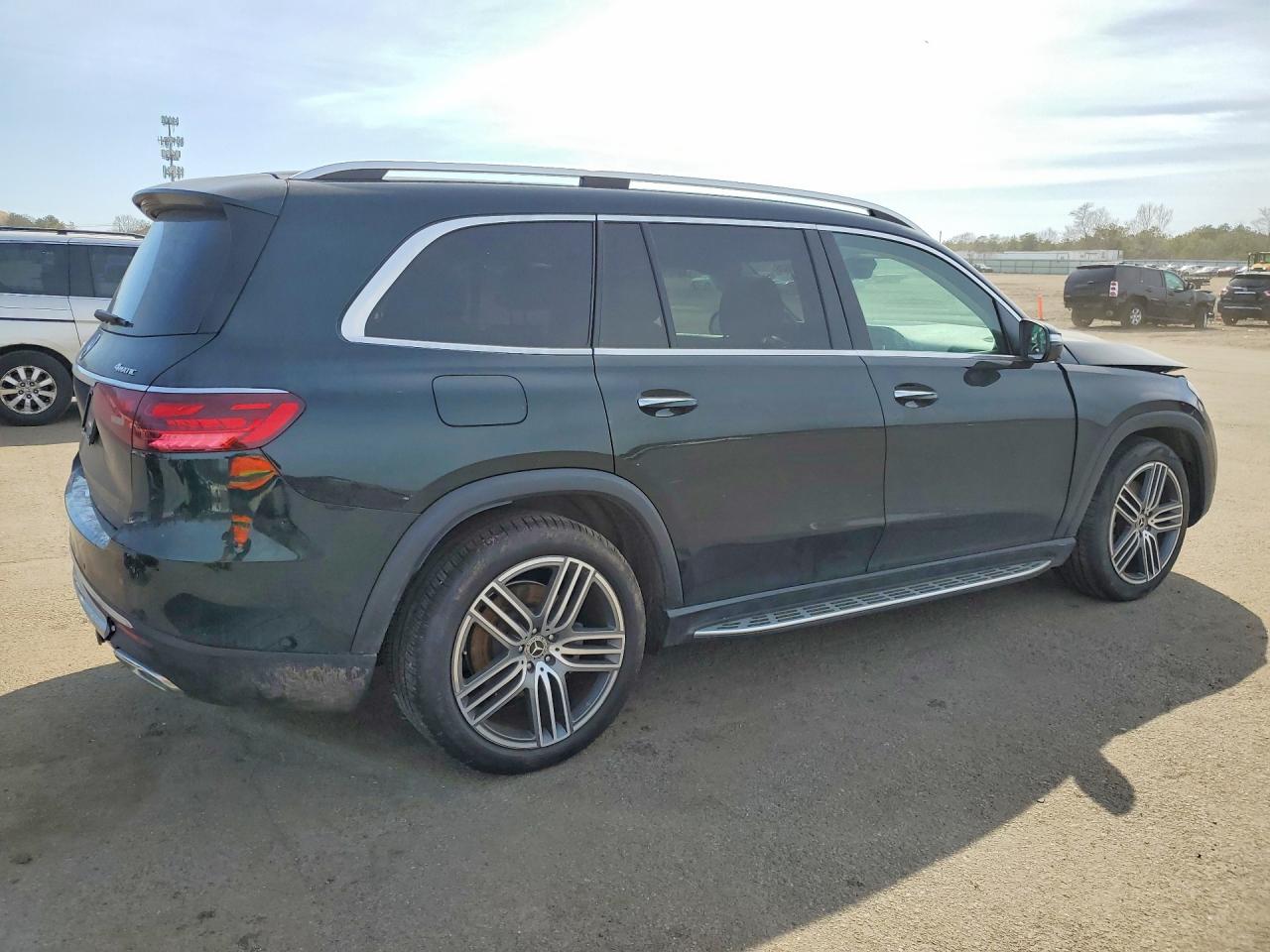 2024 MERCEDES-BENZ GLS 450 4MATIC photo 3