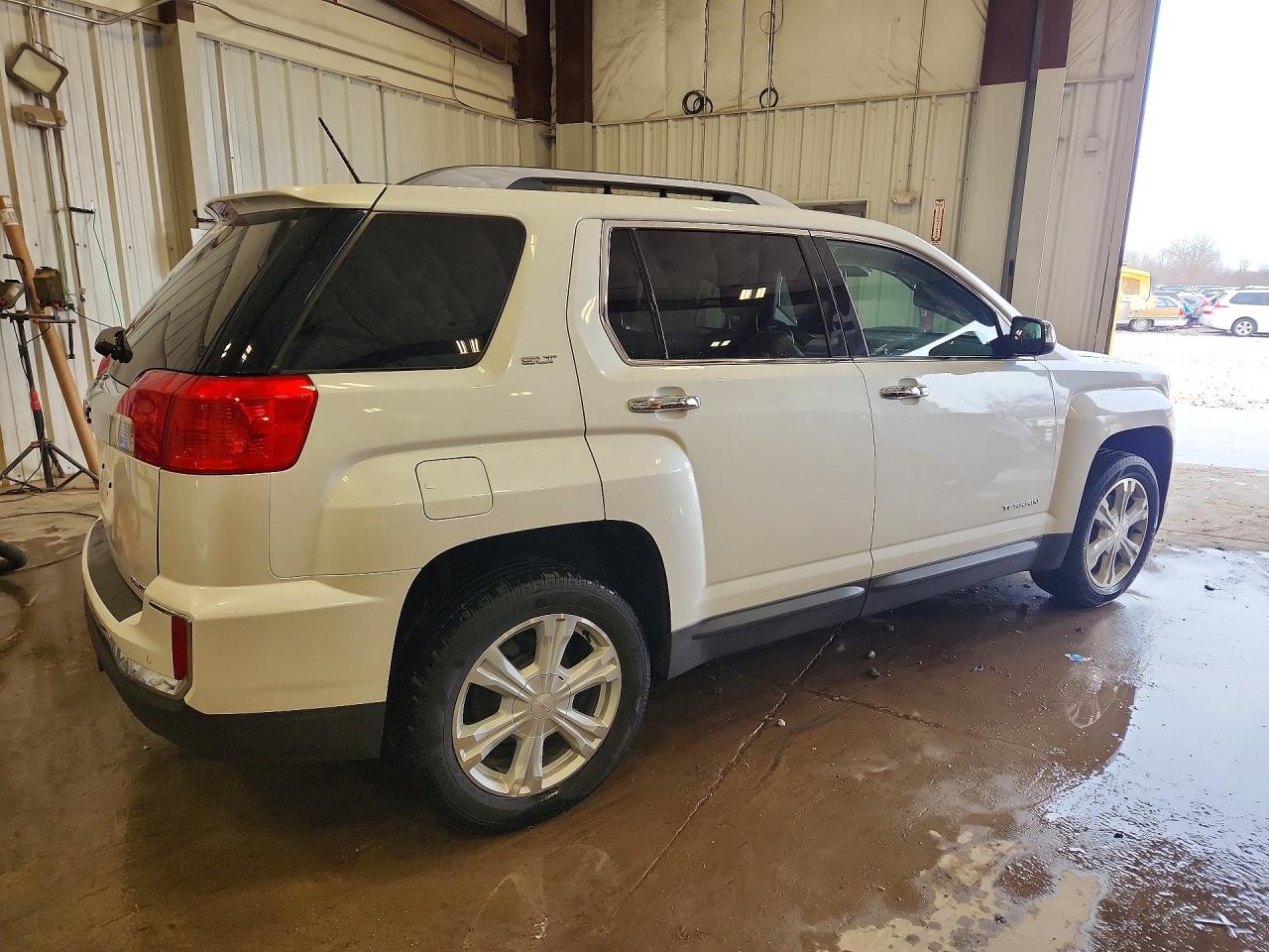2017 GMC TERRAIN SLT photo 7