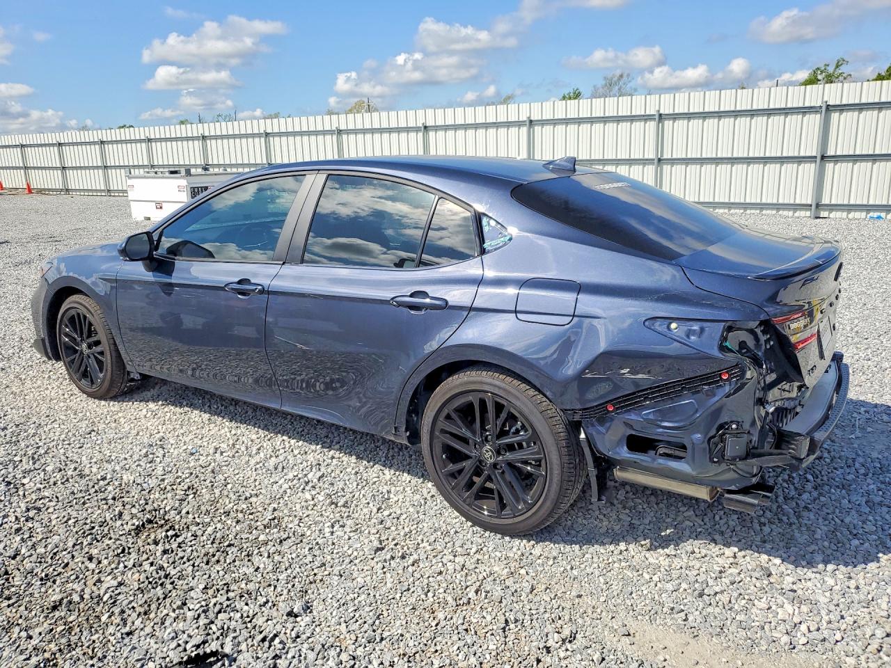 2026 TOYOTA CAMRY SE photo 4