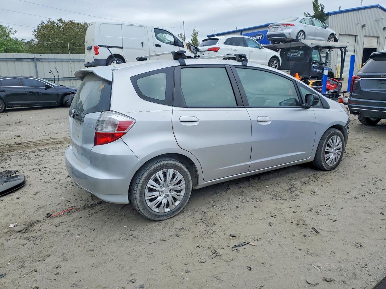 2011 HONDA FIT photo 5