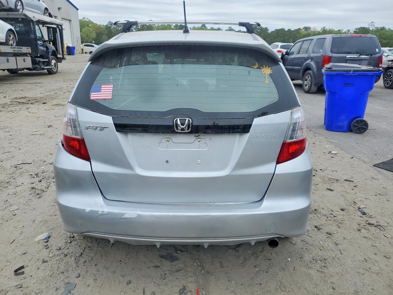 2011 HONDA FIT photo 11