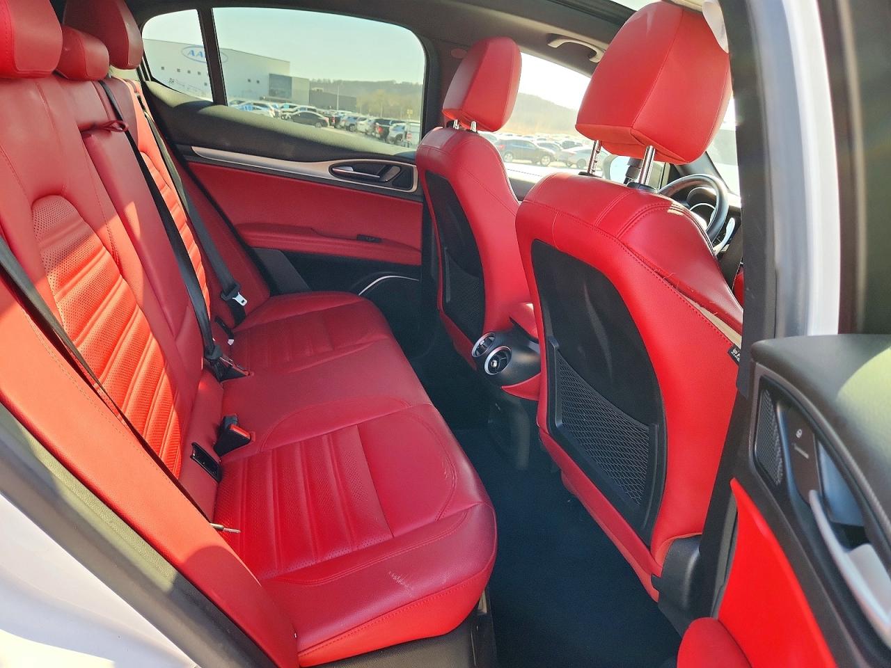 2020 ALFA ROMEO STELVIO TI photo 11