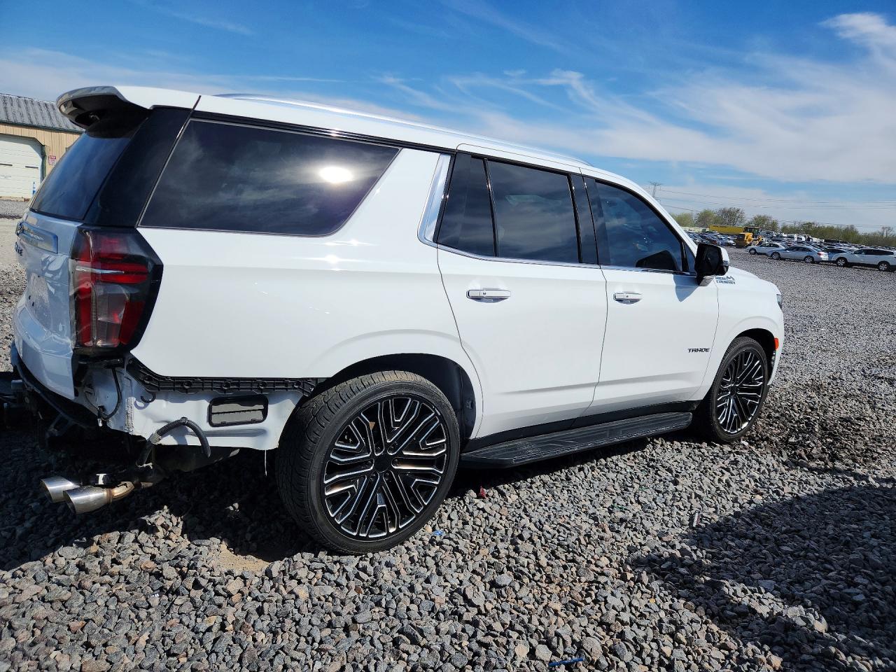 2022 CHEVROLET TAHOE K1500 HIGH COUNTRY photo 3