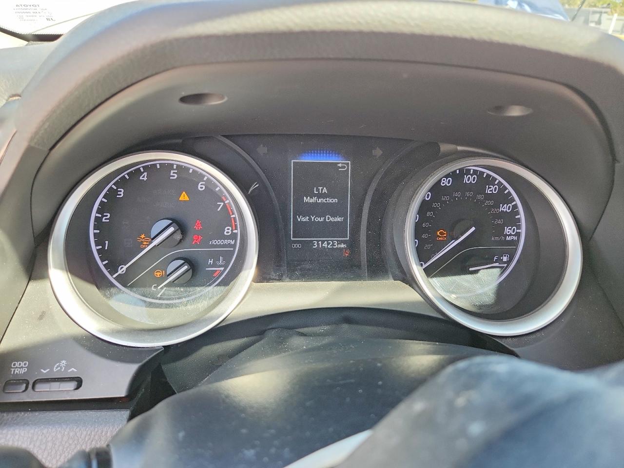2022 TOYOTA CAMRY LE photo 25