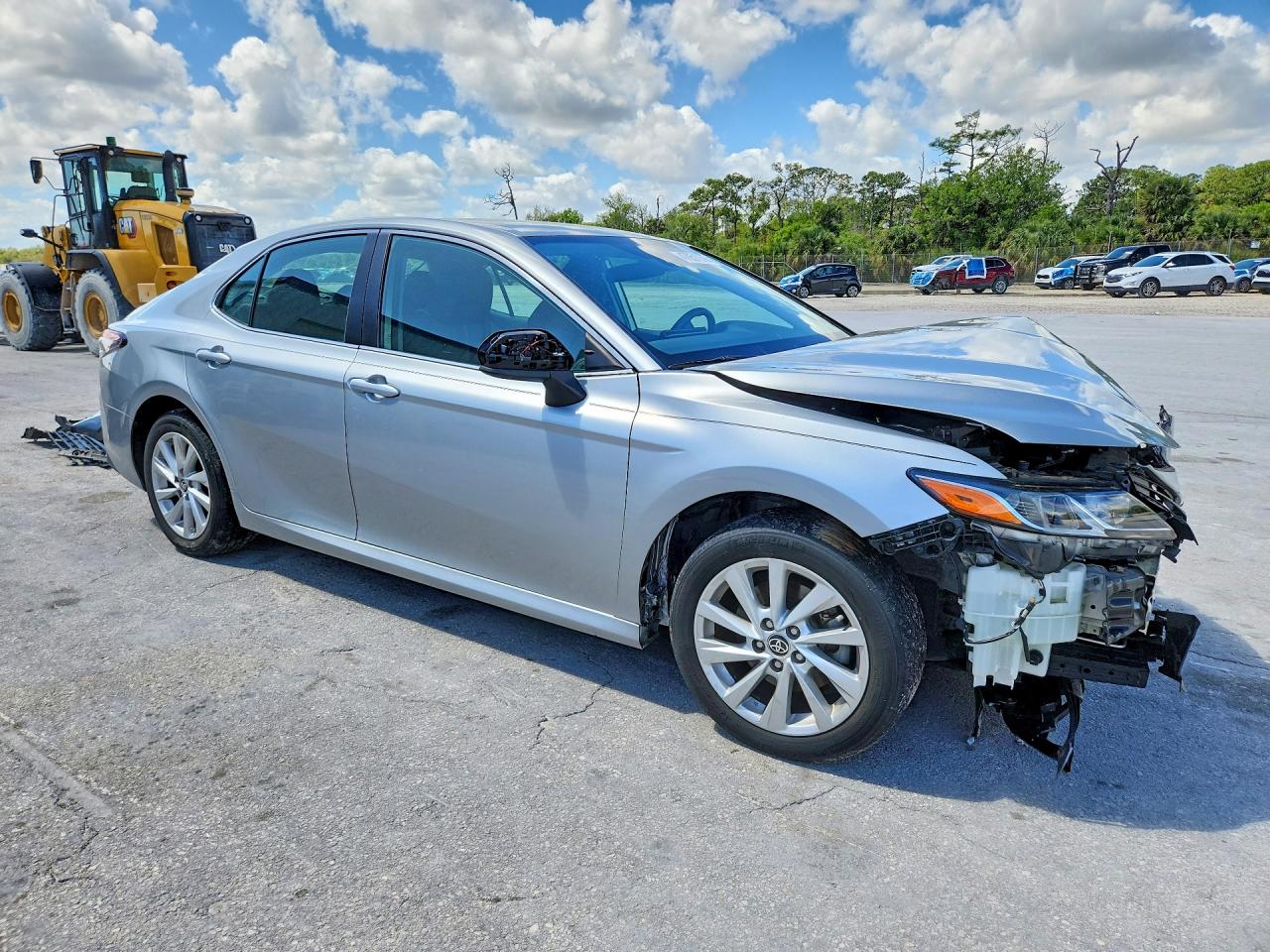2022 TOYOTA CAMRY LE photo 10