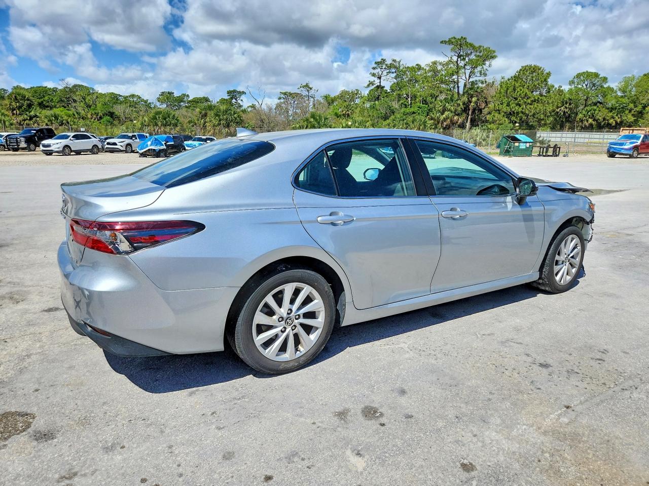 2022 TOYOTA CAMRY LE photo 7