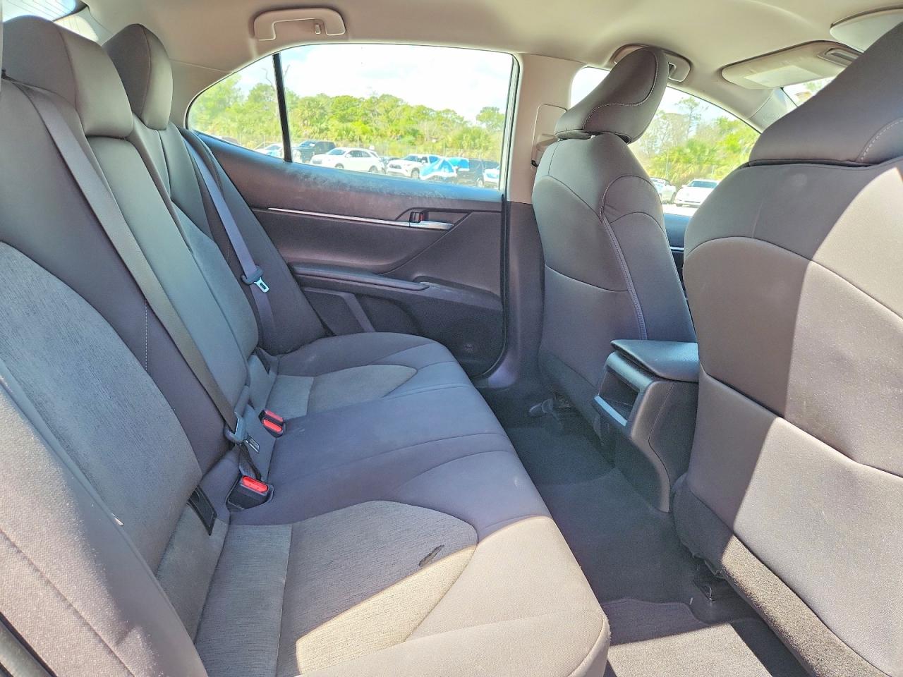 2022 TOYOTA CAMRY LE photo 28