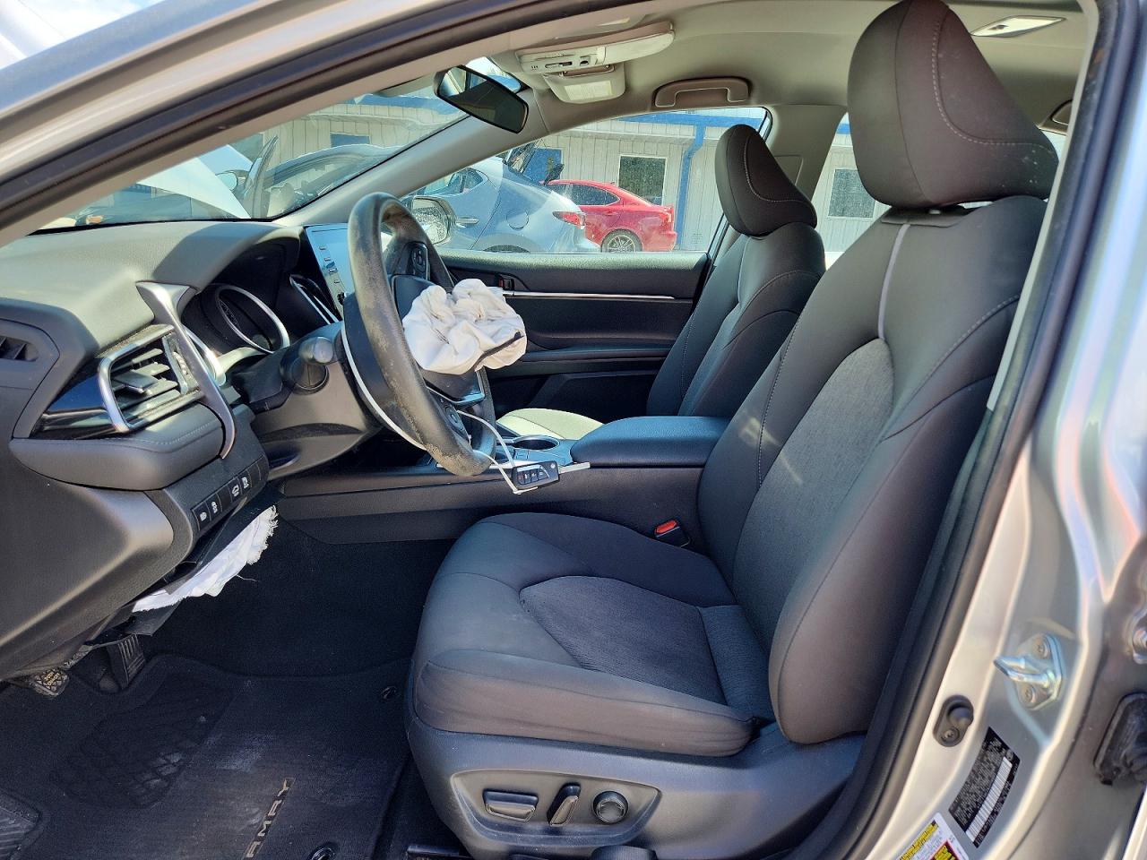 2022 TOYOTA CAMRY LE photo 19
