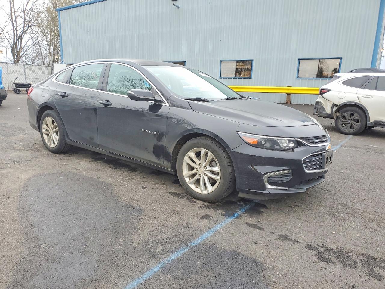 2017 CHEVROLET MALIBU LT photo 4