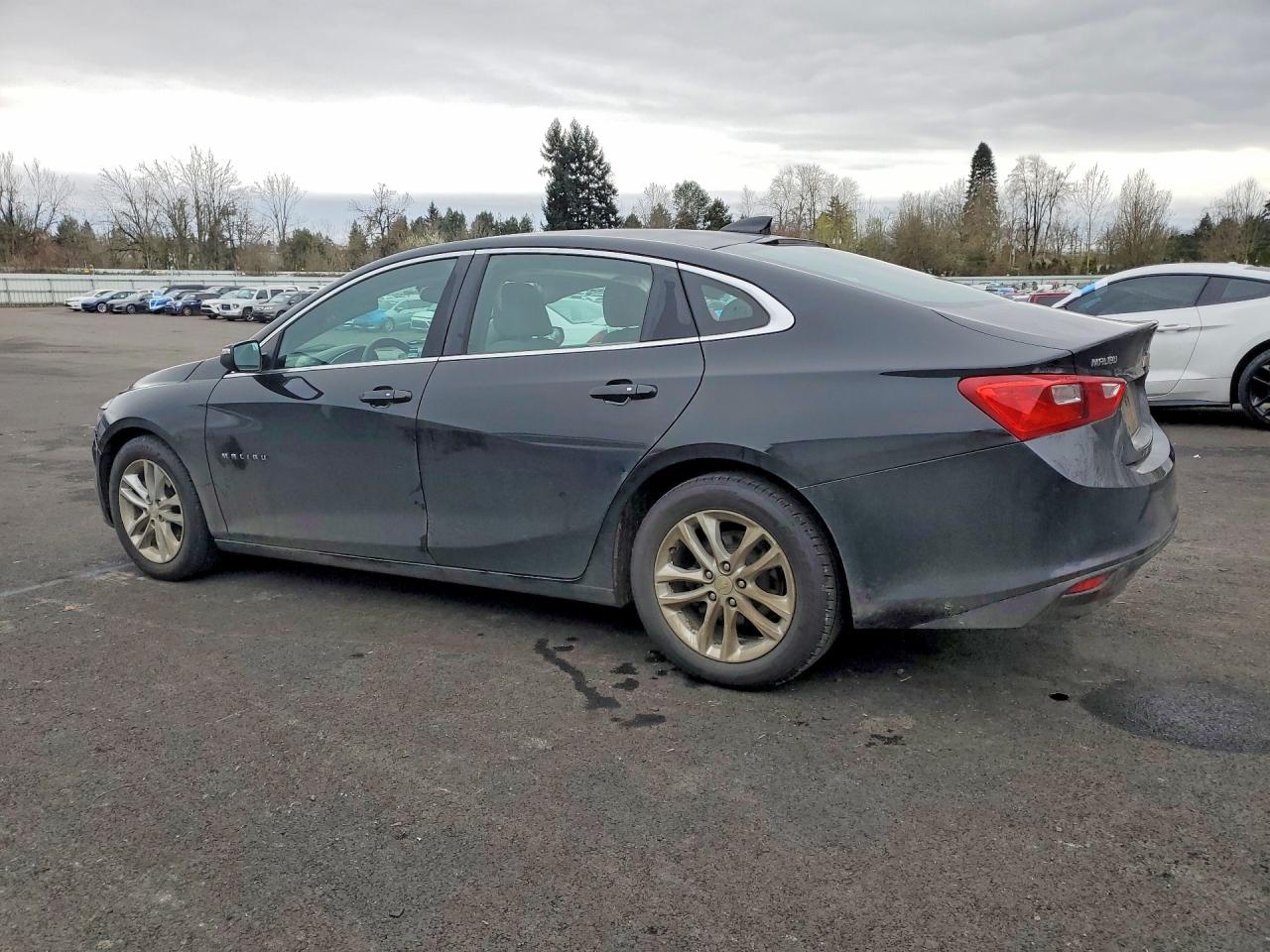 2017 CHEVROLET MALIBU LT photo 2