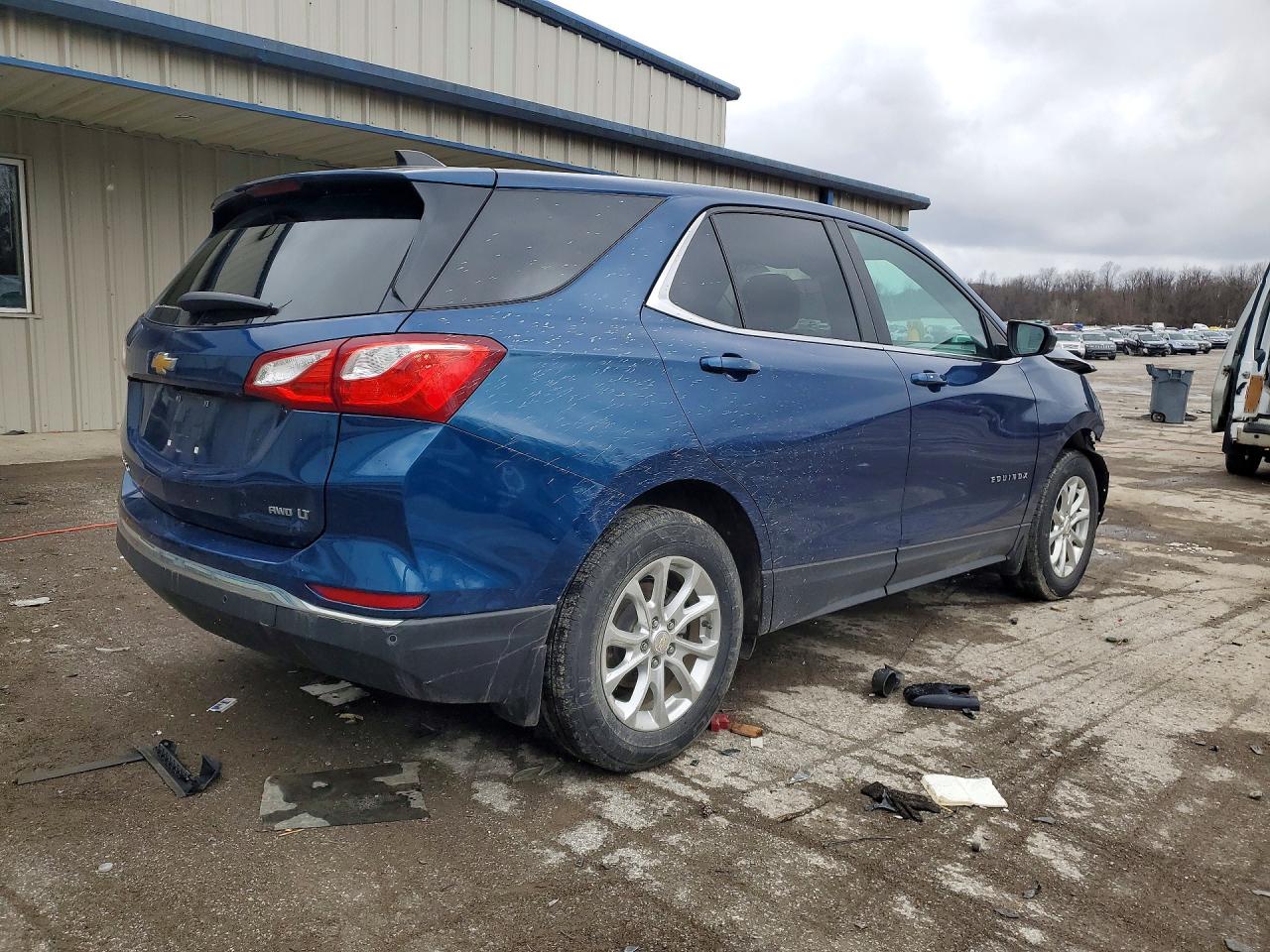 2021 CHEVROLET EQUINOX LT photo 3