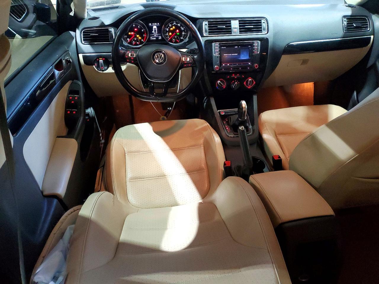 2016 VOLKSWAGEN JETTA SEL photo 8