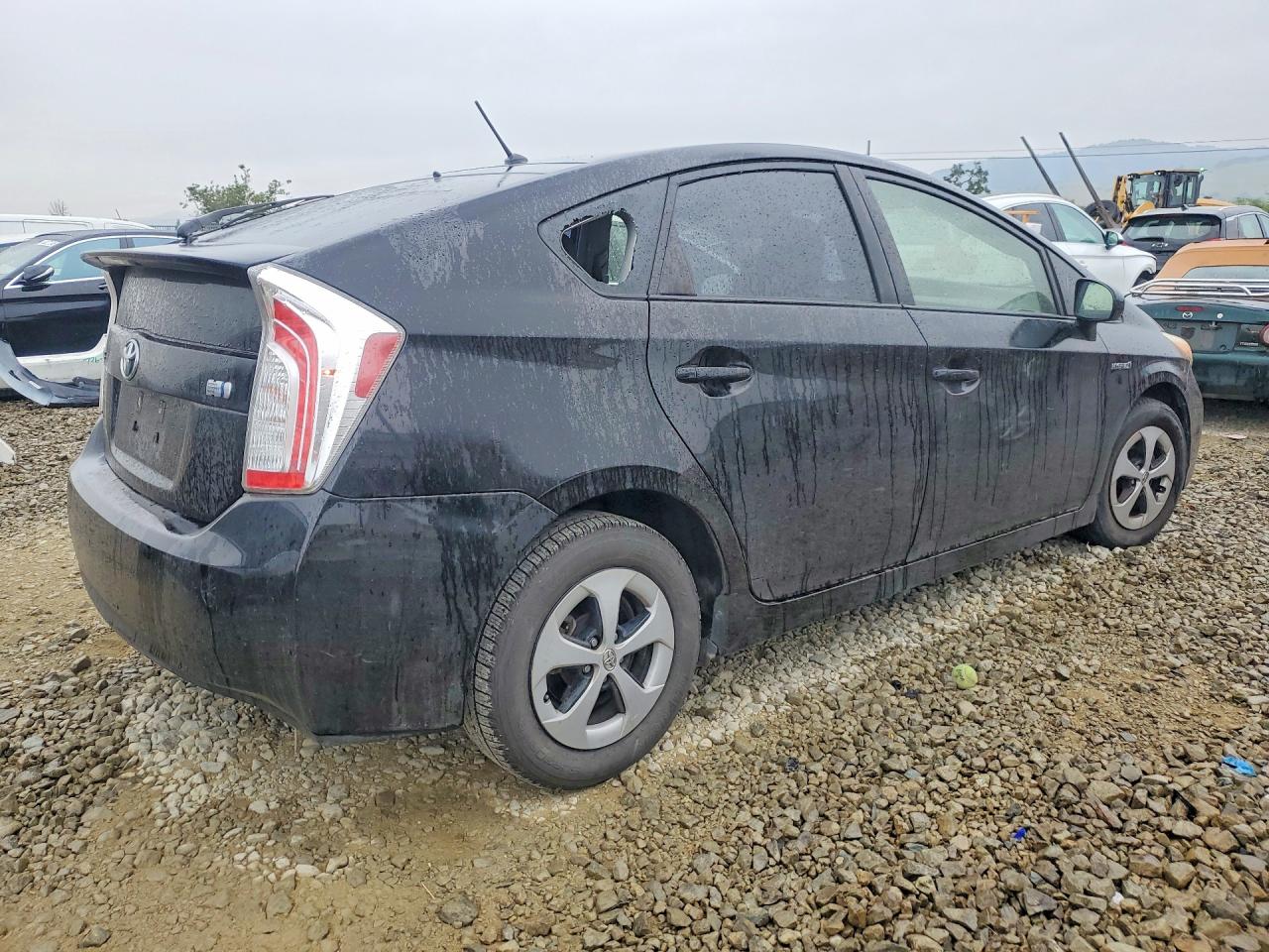 2013 TOYOTA PRIUS TWO photo 7