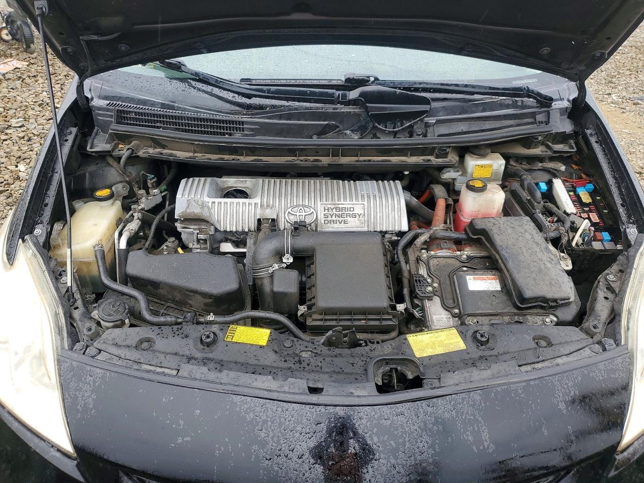 2013 TOYOTA PRIUS TWO photo 31