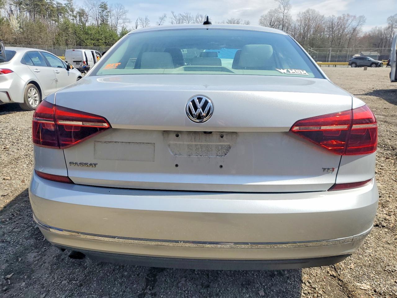 2019 VOLKSWAGEN PASSAT WOLFSBURG photo 6